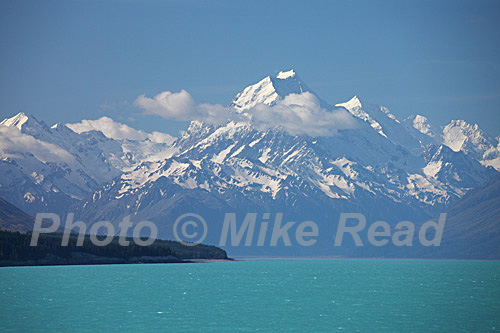 Lake Pukaki with Mount Cook beyond, Southern Alps, South Island, New Zealand